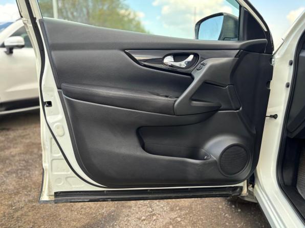 Nissan Qashqai II с пробегом 2017 года, цена 1 740 000 рублей, 124748 км, внедорожник, Автокод Объявления