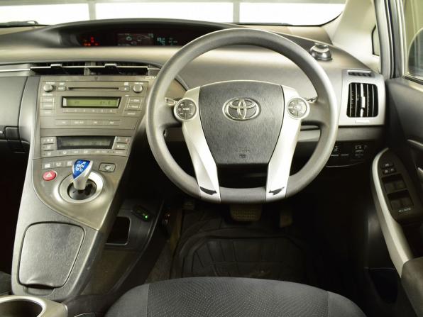 Toyota Prius III Рестайлинг (XW30) с пробегом 2012 года, цена 999 995 рублей, 188736 км, лифтбек, Автокод Объявления