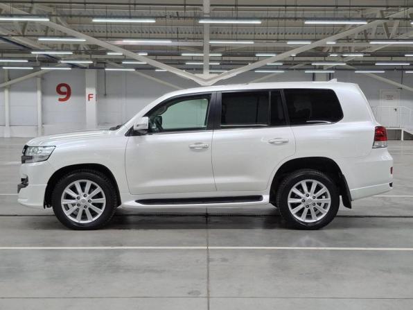 Toyota Land Cruiser 200 Series Рестайлинг 2 с пробегом 2018 года, цена 6 200 000 рублей, 190020 км, внедорожник, Автокод Объявления