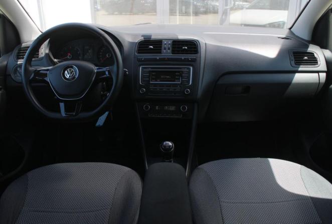 Volkswagen Polo V Рестайлинг с пробегом 2015 года, цена 890 000 рублей, 102151 км, седан, Автокод Объявления