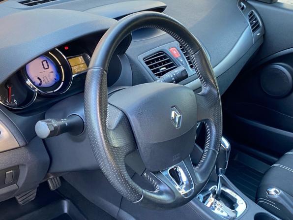 Renault Megane III Рестайлинг с пробегом 2014 года, цена 899 000 рублей, 152266 км, хэтчбек, Автокод Объявления