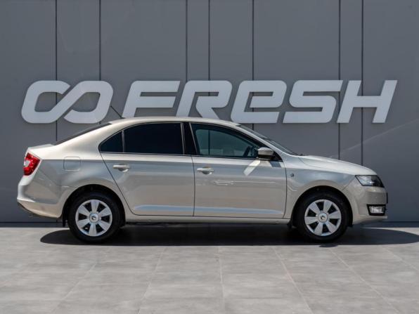 Skoda Rapid I с пробегом 2016 года, цена 1 350 000 рублей, 98610 км, лифтбек, Автокод Объявления