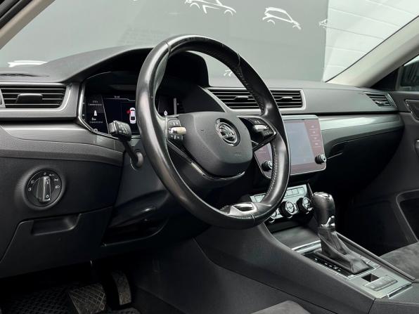Skoda Superb III Рестайлинг с пробегом 2020 года, цена 1 937 700 рублей, 265226 км, лифтбек, Автокод Объявления