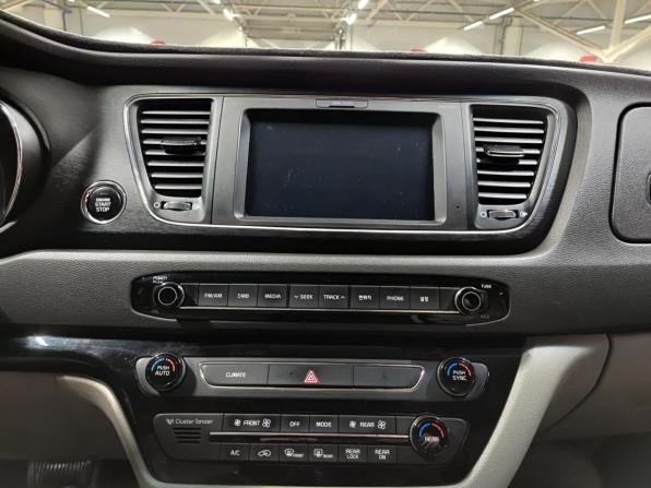 Kia Carnival III с пробегом 2016 года, цена 2 769 000 рублей, 126567 км, минивэн, Автокод Объявления