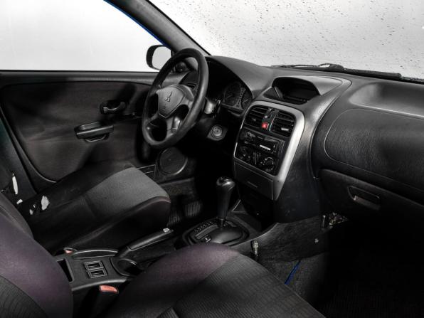 Mitsubishi Carisma I Рестайлинг с пробегом 2003 года, цена 240 000 рублей, 333000 км, седан, Автокод Объявления