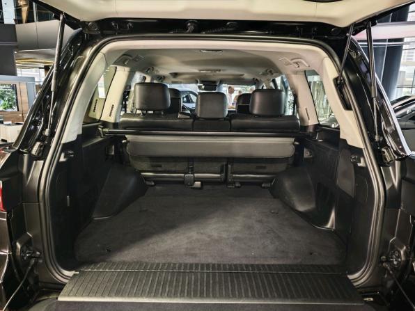 Lexus LX III Рестайлинг 2 с пробегом 2016 года, цена 6 400 000 рублей, 437345 км, внедорожник, Автокод Объявления