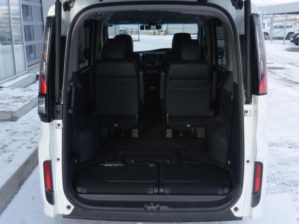 Honda Stepwgn V Рестайлинг с пробегом 2019 года, цена 2 450 000 рублей, 47071 км, минивэн, Автокод Объявления