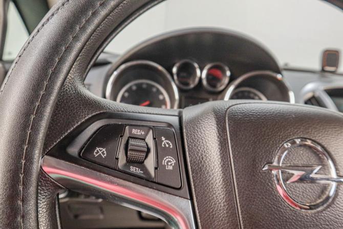Opel Astra J Рестайлинг с пробегом 2013 года, цена 1 119 000 рублей, 98500 км, хэтчбек, Автокод Объявления