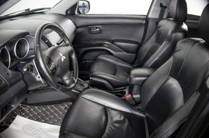 Mitsubishi Outlander II Рестайлинг с пробегом 2010 года, цена 1 099 000 рублей, 261530 км, внедорожник, Автокод Объявления