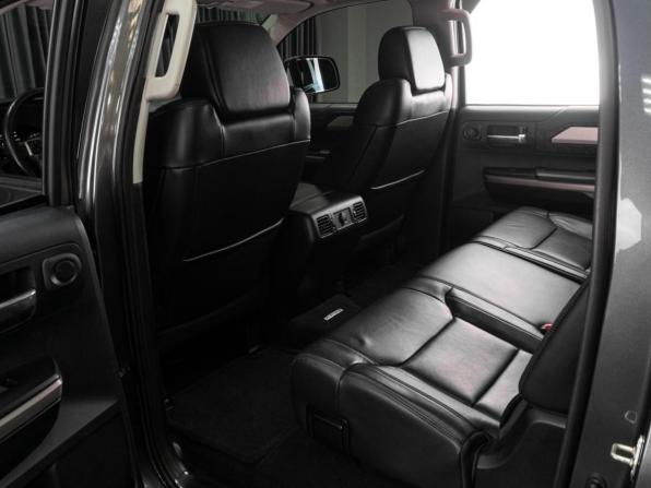 Toyota Tundra II Рестайлинг с пробегом 2018 года, цена 7 099 000 рублей, 123449 км, offers.body_type.unknown, Автокод Объявления