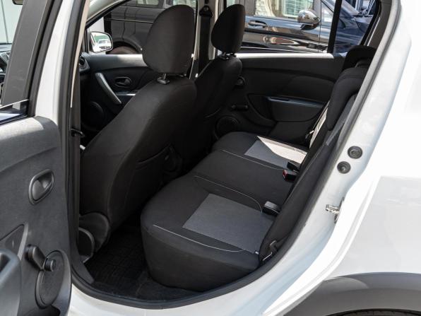 Renault Sandero II Рестайлинг с пробегом 2020 года, цена 1 260 000 рублей, 67210 км, хэтчбек, Автокод Объявления