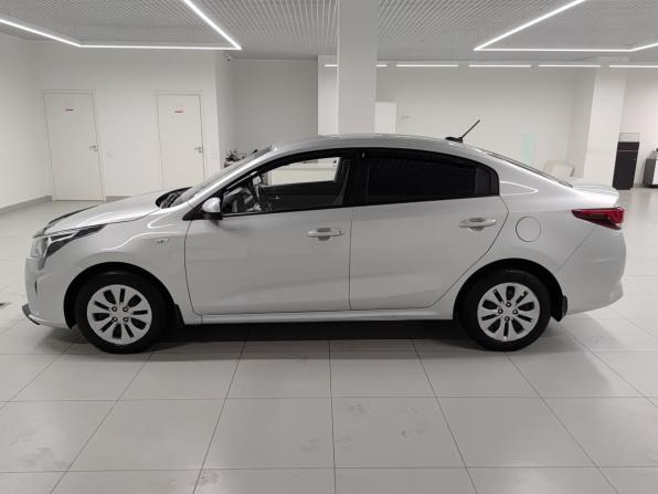 Kia Rio IV Рестайлинг с пробегом 2021 года, цена 1 360 000 рублей, 102120 км, седан, Автокод Объявления
