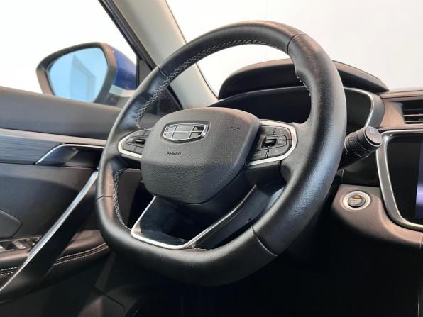 Geely Atlas Pro с пробегом 2022 года, цена 1 950 000 рублей, 45850 км, внедорожник, Автокод Объявления