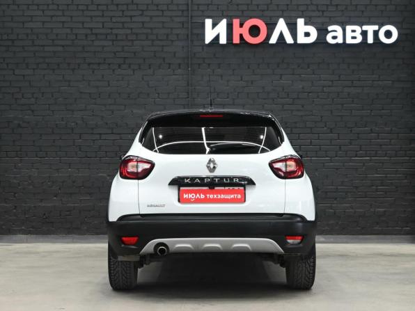Renault Kaptur I с пробегом 2017 года, цена 1 240 000 рублей, 204694 км, внедорожник, Автокод Объявления