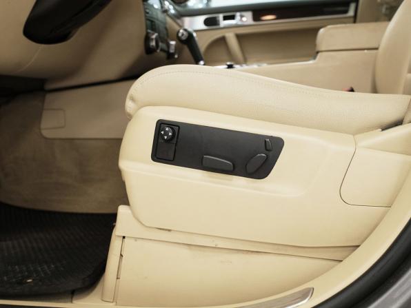 Volkswagen Touareg I Рестайлинг с пробегом 2009 года, цена 968 000 рублей, 267881 км, внедорожник, Автокод Объявления