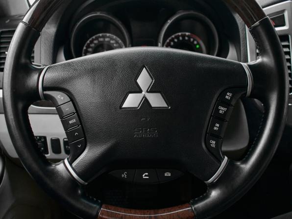 Mitsubishi Pajero IV Рестайлинг 2 с пробегом 2017 года, цена 2 790 000 рублей, 127896 км, внедорожник, Автокод Объявления