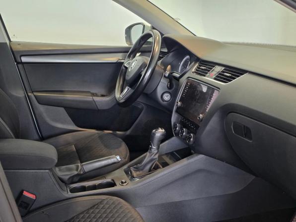 Skoda Octavia III (A7) Рестайлинг с пробегом 2017 года, цена 1 550 000 рублей, 183713 км, лифтбек, Автокод Объявления