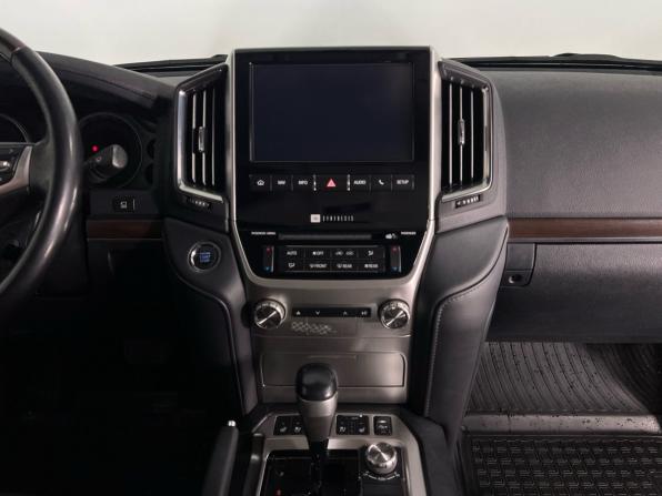 Toyota Land Cruiser 200 Series Рестайлинг 2 с пробегом 2018 года, цена 6 677 000 рублей, 136000 км, внедорожник, Автокод Объявления
