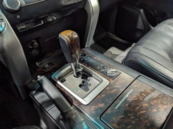 Toyota Land Cruiser 200 Series Рестайлинг 1 с пробегом 2012 года, цена 3 190 000 рублей, 391615 км, внедорожник, Автокод Объявления