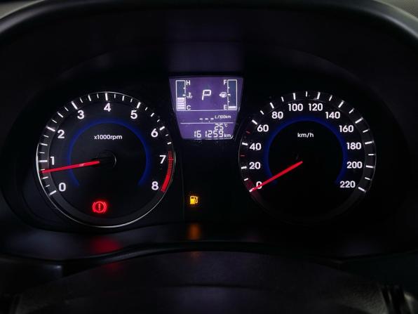Hyundai Solaris I Рестайлинг с пробегом 2016 года, цена 1 120 000 рублей, 160257 км, седан, Автокод Объявления