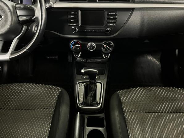 Kia Rio IV с пробегом 2018 года, цена 1 239 000 рублей, 165474 км, хэтчбек, Автокод Объявления