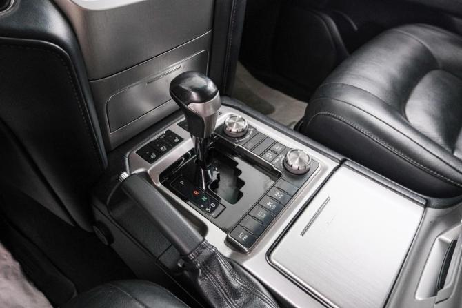 Toyota Land Cruiser 200 Series Рестайлинг 2 с пробегом 2018 года, цена 5 999 000 рублей, 150000 км, внедорожник, Автокод Объявления