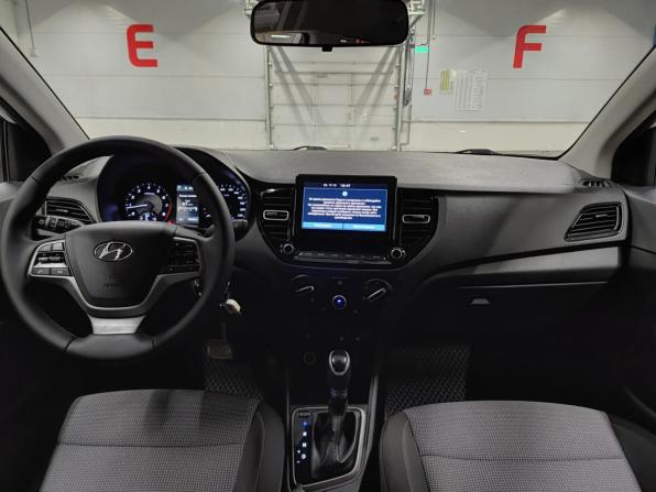 Hyundai Solaris II Рестайлинг с пробегом 2022 года, цена 1 690 000 рублей, 90465 км, седан, Автокод Объявления