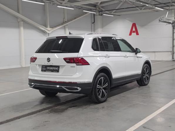 Volkswagen Tiguan II Рестайлинг с пробегом 2021 года, цена 4 079 000 рублей, 33699 км, внедорожник, Автокод Объявления