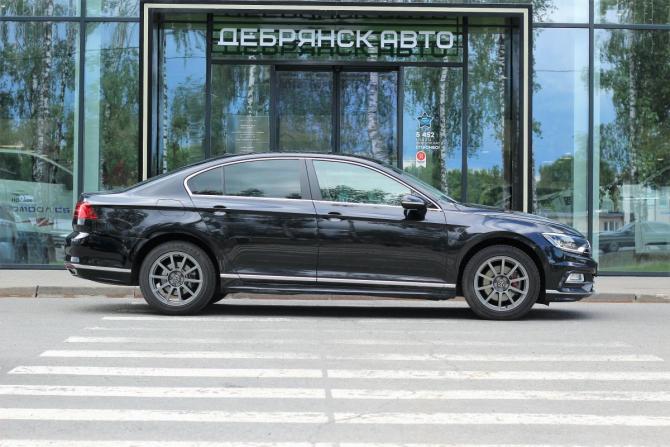 Volkswagen Passat B8 с пробегом 2017 года, цена 2 110 000 рублей, 124764 км, седан, Автокод Объявления