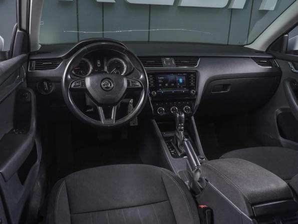 Skoda Octavia III (A7) Рестайлинг с пробегом 2017 года, цена 1 700 000 рублей, 132010 км, лифтбек, Автокод Объявления
