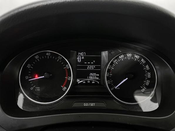 Skoda Rapid I с пробегом 2017 года, цена 956 000 рублей, 119658 км, лифтбек, Автокод Объявления