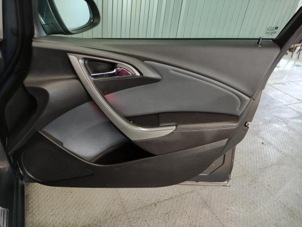Opel Astra J Рестайлинг с пробегом 2013 года, цена 790 000 рублей, 212445 км, седан, Автокод Объявления