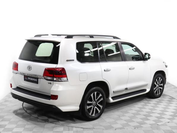 Toyota Land Cruiser 200 Series Рестайлинг 2 с пробегом 2017 года, цена 8 349 900 рублей, 68000 км, внедорожник, Автокод Объявления