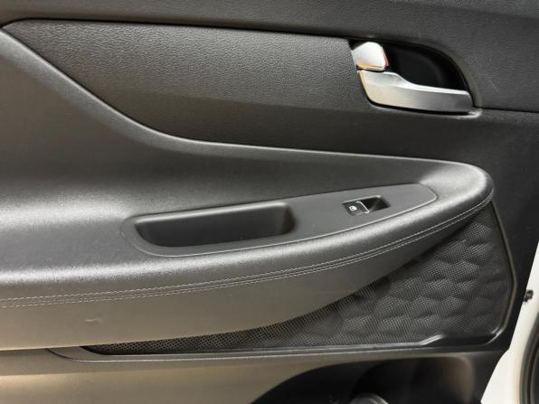 Hyundai Santa Fe IV с пробегом 2019 года, цена 2 399 000 рублей, 180067 км, внедорожник, Автокод Объявления