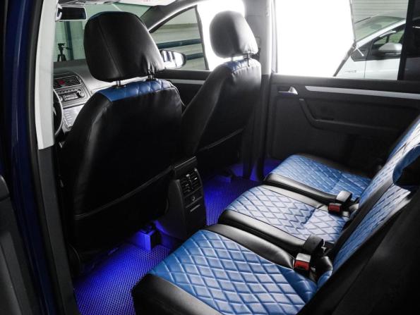 Volkswagen Touran I Рестайлинг 2 с пробегом 2010 года, цена 1 039 000 рублей, 244585 км, компактвэн, Автокод Объявления