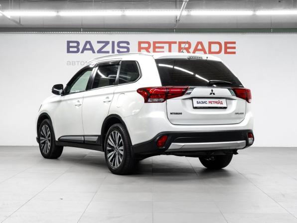 Mitsubishi Outlander III Рестайлинг с пробегом 2015 года, цена 1 670 000 рублей, 133119 км, внедорожник, Автокод Объявления