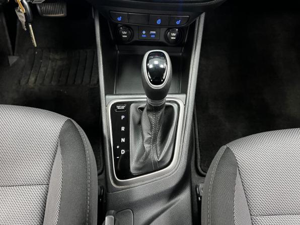 Hyundai Solaris II с пробегом 2018 года, цена 1 390 000 рублей, 123241 км, седан, Автокод Объявления