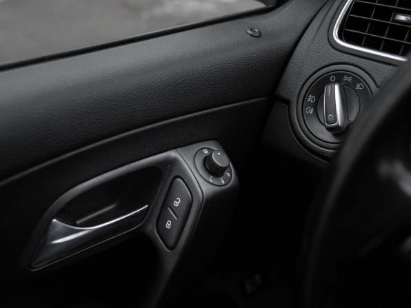 Volkswagen Polo V Рестайлинг с пробегом 2017 года, цена 1 114 000 рублей, 103797 км, седан, Автокод Объявления