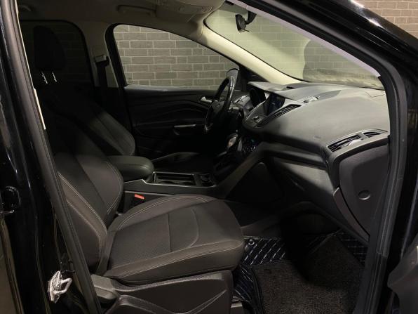 Ford Kuga II Рестайлинг с пробегом 2018 года, цена 1 650 000 рублей, 111038 км, внедорожник, Автокод Объявления