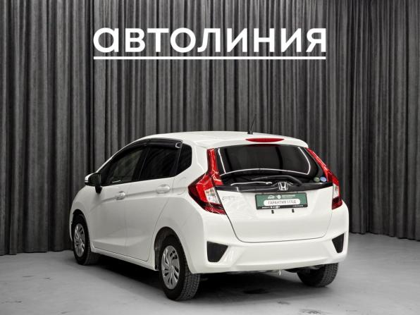 Honda Fit III с пробегом 2017 года, цена 930 000 рублей, 117000 км, хэтчбек, Автокод Объявления