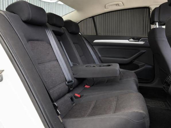 Volkswagen Passat B8 с пробегом 2018 года, цена 1 687 000 рублей, 235426 км, седан, Автокод Объявления