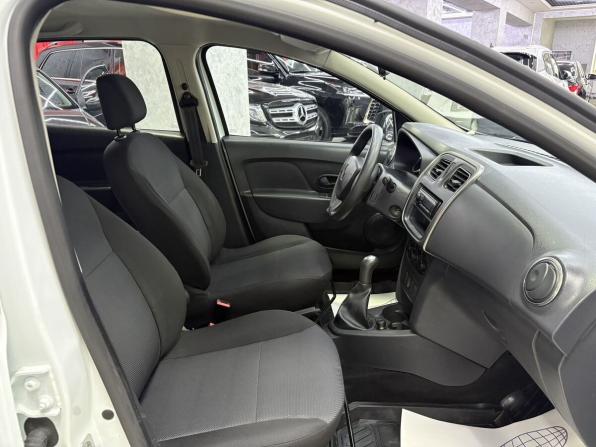 Renault Logan II с пробегом 2015 года, цена 685 000 рублей, 106071 км, седан, Автокод Объявления