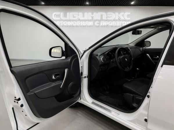 Renault Sandero II с пробегом 2015 года, цена 825 000 рублей, 123000 км, хэтчбек, Автокод Объявления