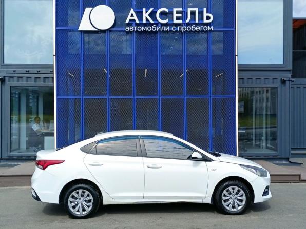 Hyundai Solaris II с пробегом 2018 года, цена 599 000 рублей, 400000 км, седан, Автокод Объявления