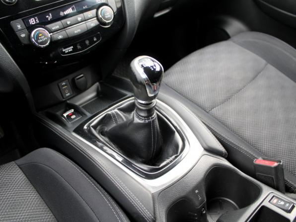 Nissan Qashqai II с пробегом 2017 года, цена 1 415 000 рублей, 133747 км, внедорожник, Автокод Объявления