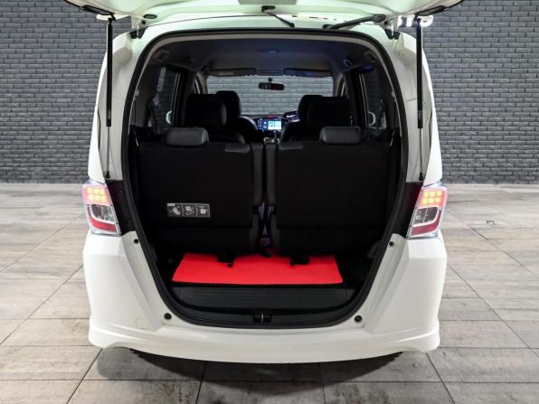 Honda Freed I Рестайлинг с пробегом 2012 года, цена 1 270 000 рублей, 149399 км, компактвэн, Автокод Объявления