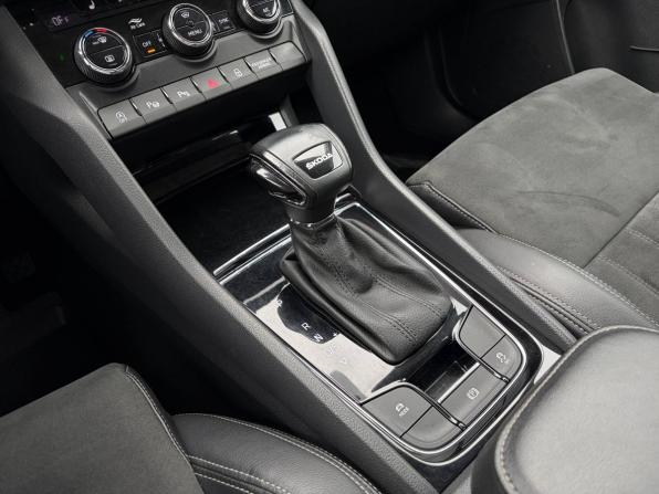 Skoda Karoq I с пробегом 2021 года, цена 1 995 000 рублей, 133859 км, внедорожник, Автокод Объявления