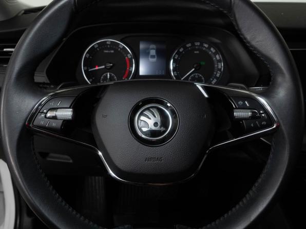 Skoda Octavia IV (A8) с пробегом 2021 года, цена 2 548 000 рублей, 73793 км, лифтбек, Автокод Объявления