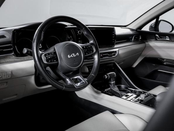 Kia K5 III с пробегом 2022 года, цена 2 915 000 рублей, 48629 км, седан, Автокод Объявления