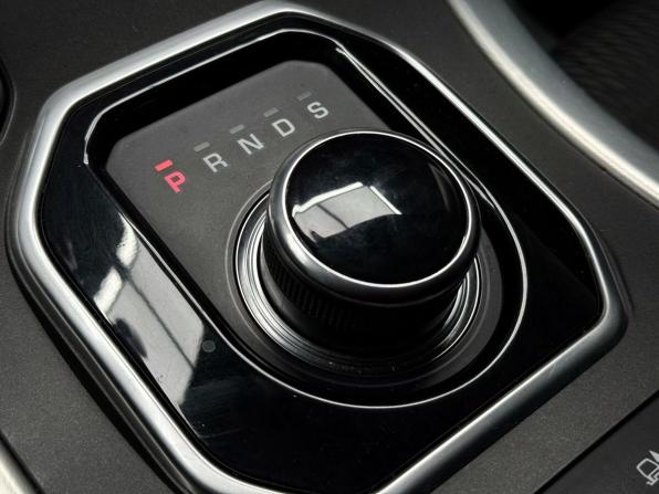 Land Rover Range Rover Evoque I Рестайлинг с пробегом 2017 года, цена 2 449 000 рублей, 138441 км, внедорожник, Автокод Объявления